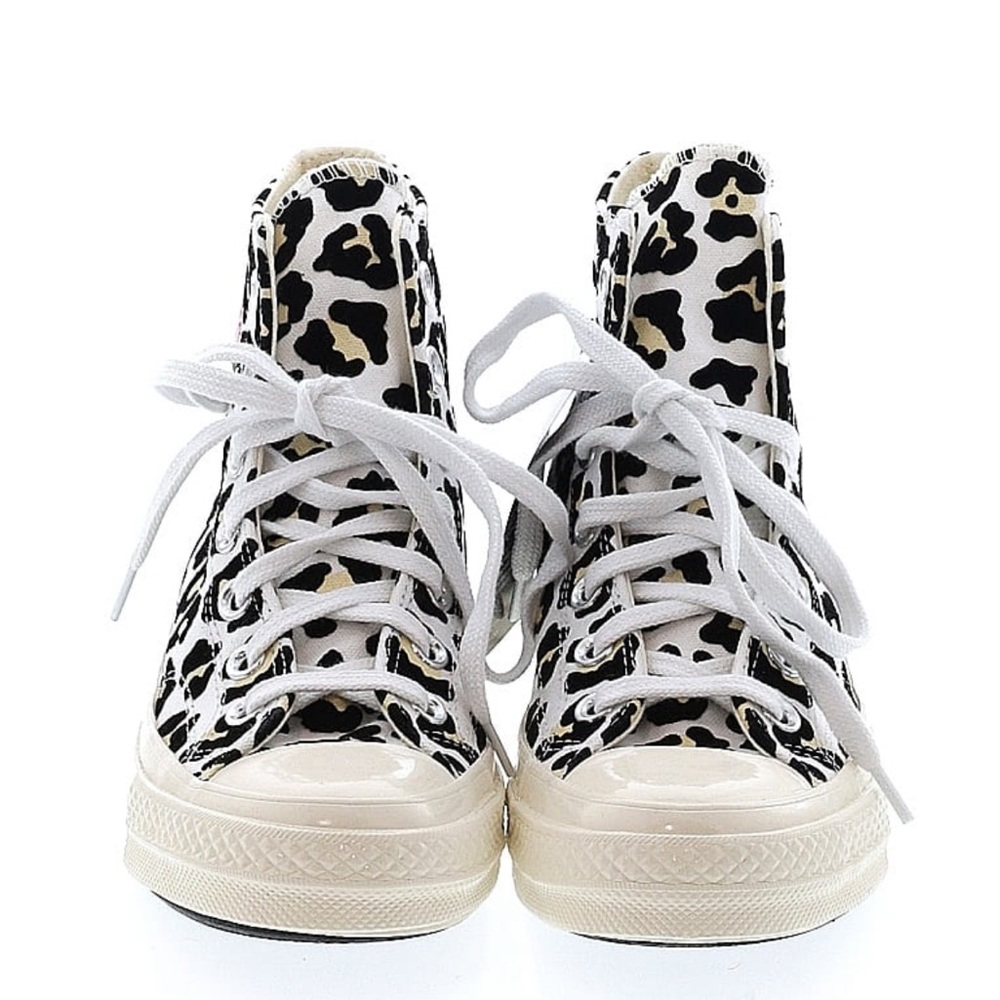 Converse - Picture 2 of 2